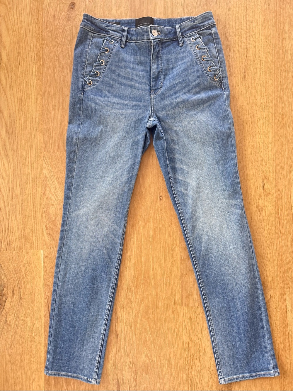 WHBM White House Black Market High Rise Slim Jeans Size 8 NWT Lace Up